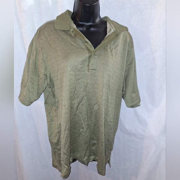 Green Polo Shirt with Textured Fabric and Sporty Design - Picture 2 of 5